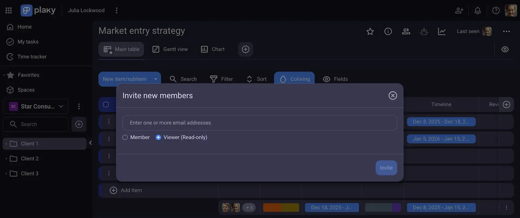 Including stakeholders as viewers to your project board in Plaky