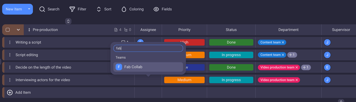 Assigning teams to tasks in Plaky project management software